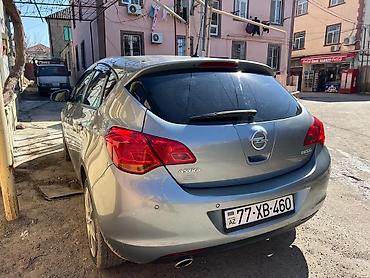 Opel: Opel Astra: 1.4 l | 2011 il 185000 km Sedan — 2