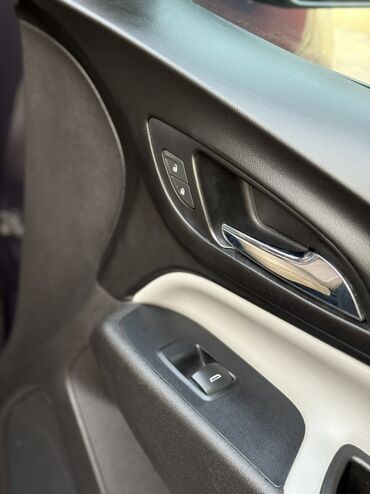 Chevrolet: Chevrolet Equinox: 1.5 l | 2018 il 180 km Krossover — 10