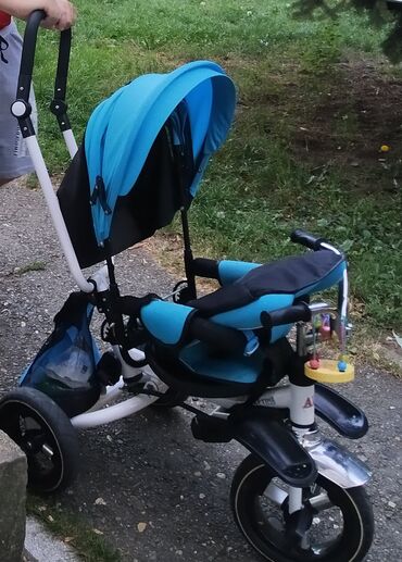 deda mraz odelo za bebe: Prodajem tricikl za decu, korišćen jednu sezonu u dobrom stanju