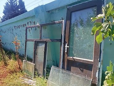 2ci el perde: Plast ik qapı eni 90 uzunluğu 2 
pəncərə eni 1 90 uzunluğu 1 70 — 2