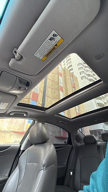sideniya: Hyundai Sonata: 2 l | 2014 il Sedan — 9