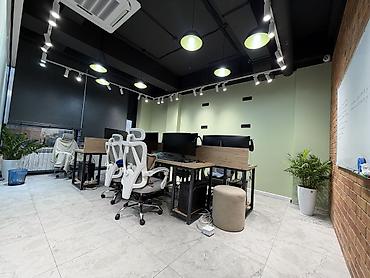 сдаю кв 12 микр: Сдаю Офис целиком: 105 м², В бизнес центре, С ремонтом, С отдельным санузлом, С системой безопасности — 10