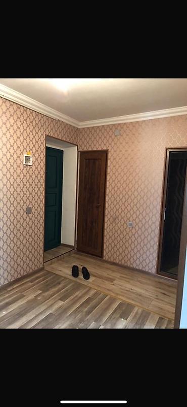 sekis sati: Ev Gencede Abbas Sehhetde xestexana ile uzbeuz yola baxan binada 1 ci — 7