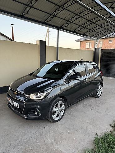 Chevrolet Spark: 2017 г., 1 л, Вариатор, Бензин, Хэтчбэк at lalafo.kg Chevrolet Spark: 2017 г., 1 л, Вариатор, Бензин, Хэтчбэк