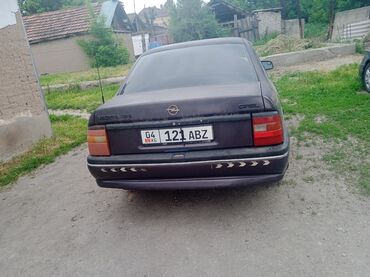 авто нива: Opel Vectra: 1994 г., 1.8 л, Механика, Бензин, Седан