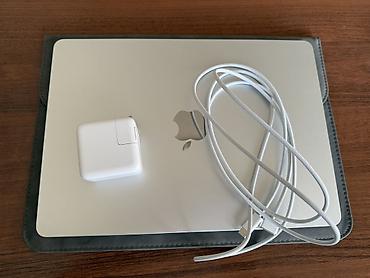 Ноутбуки Apple (MacBook): MacBook M2 2022г 
В комплекте коробка и зарядка 
АКБ 90% — 3