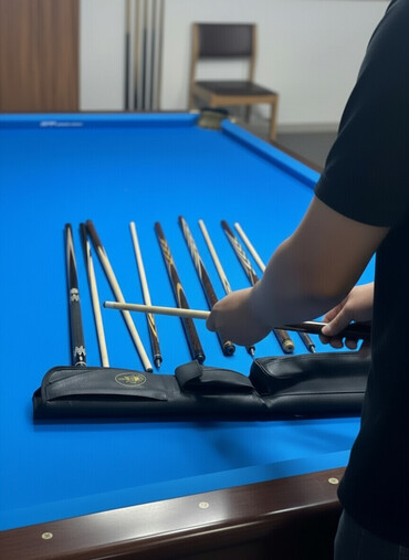 Bilyard masaları: 300 350 450 600 her giymete var idial kiylerdi — 1