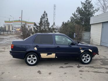 пассат алам: Volkswagen Vento: 1993 г., 1.8 л, Механика, Бензин, Седан