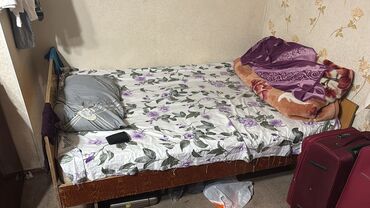 стол и стулья для кухни бишкек: Деревянная двуспальная кровать с высоким основанием. - Размер