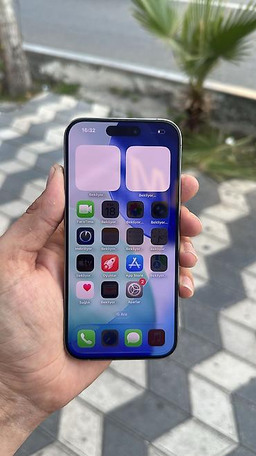 apple eatch: IPhone 15 Pro, Space Gray, Face ID — 2