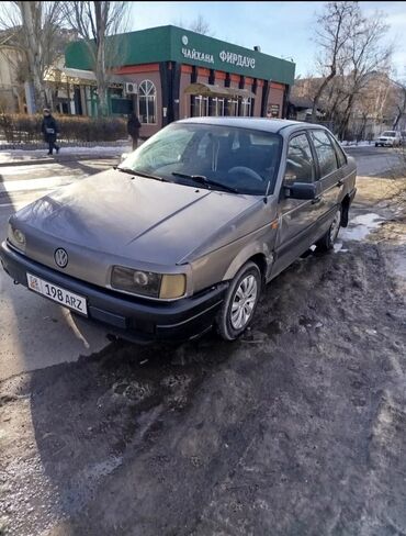 Volkswagen: Volkswagen Passat: 1994 г., 1.8 л, Механика, Бензин, Седан