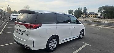 GAC: GAC Trumpchi GM8 320T (белый минивэн) - Кузов: 5‑дверный минивэн — 6