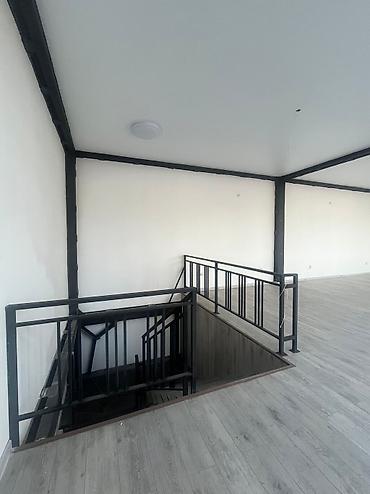 Аренда магазинов: Магазин, Отдельностоящий магазин, 210 м² Не действующий, Без оборудования, С ремонтом, Электричество, Отопление, Вода, 1 линия — 3