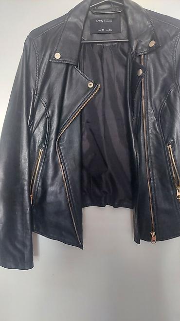 muski mona kais: Sinsay ženska moto jakna – model iz Outerwear Collection linije. - — 2