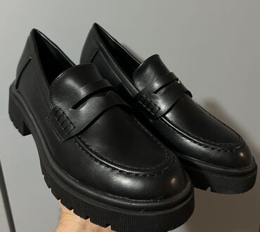 Кроссовки и спортивная обувь: Кроссовки и кеды из подборки на фото. 1) Adidas Samba - Классический — 8