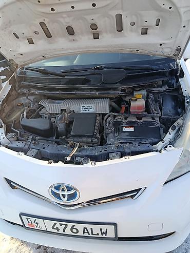 Toyota: Toyota Prius: 2013 г., 1.8 л, Вариатор, Гибрид, Универсал — 23