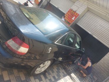 kvadrasikl satışı: Qara rəngdə Audi A4 sedan tecili satilir kondisionerinde 200 manat