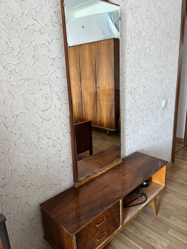 işlenmiş taxta: Guzgu satilir qiymet 25 m unvan hezi aslanov metrosu