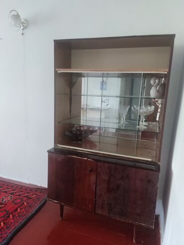 советский мебель: Продается советский сервант и зеркало . недорого