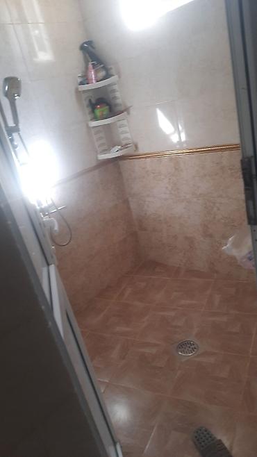 Həyət evləri və villaların satışı: Həyətyanı fərdi yaşayış evi - İki mərtəbəli tikili, fasadı rəngli — 18