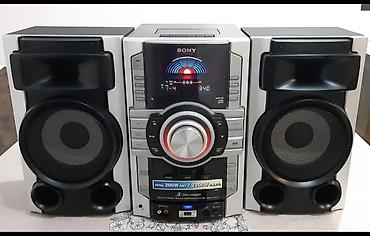 cd çalar: Tam işləkdir CD. kaset Radio USB kart. Blutuz .Təzə kimidir. Pultu var — 1