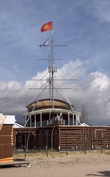 Посуточная аренда квартир: 3 комнаты, Душевая кабина, Постельное белье, Парковка — 12