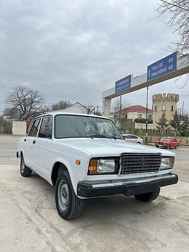 astra g on stupitsa: VAZ 2107 sedan – klassik dizaynlı, ağ rəngdə. Texniki və dizayn — 3