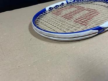 Ostali proizvodi za sport i razonodu: Wilson teniski reket - Model: Wilson (plavo-bela šema, “W” logo na — 8