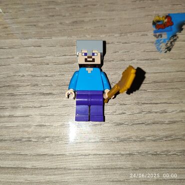 3d eyneklerin qiymeti: Qiymət------->1.3 manat LEGO Minecraft Orijinal deyil zəng