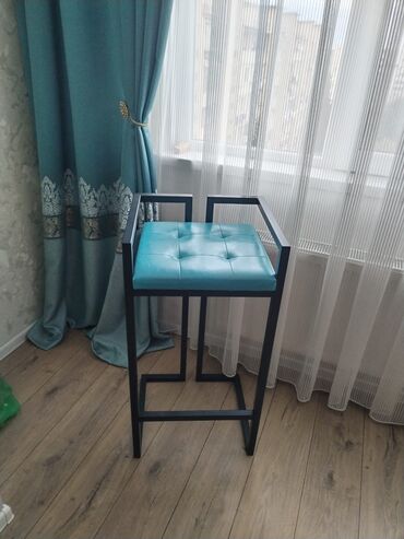 купить стулья бу в баку: Restoran chay evi uchun oturacaqlar her biri 50 Azn. 18 ededdir
