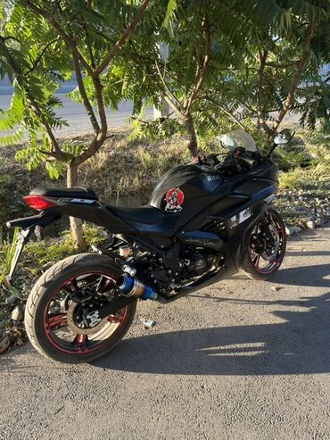 купить электромотоцикл в бишкеке: YAMAHA R3 (реплика) 2024 год 250 куб есть вложения по пластику, а так