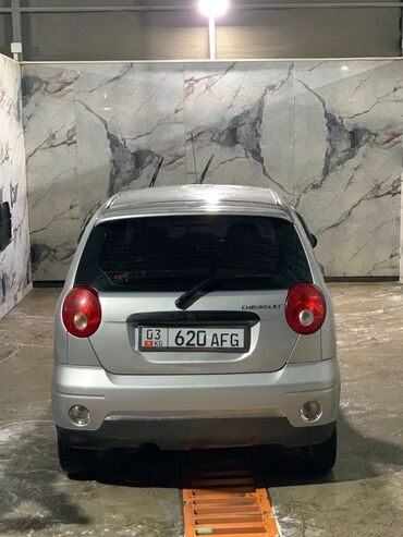 навор ключ: Chevrolet Aveo Hatchback (T200), 5 дверей, серебристый цвет. Основные