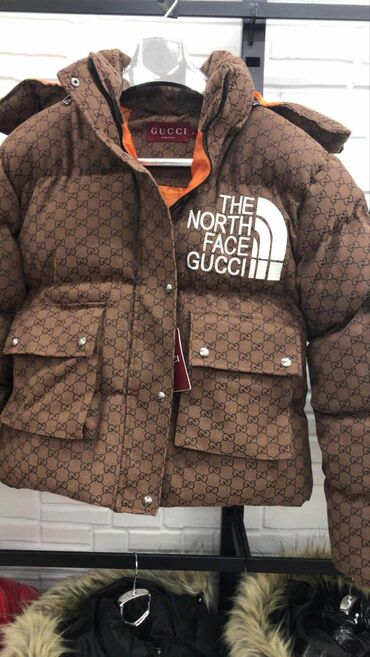 Zimske jakne: Ženska, markirana jakna
Uvoz Turska
s, m, l, xl, 2xl
9.700 din — 5