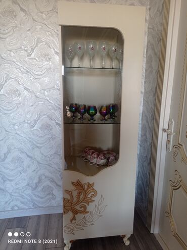 Rəf vitrinləri: Şüşəli dolab vitrini, Yeni, Ünvandan götürmə