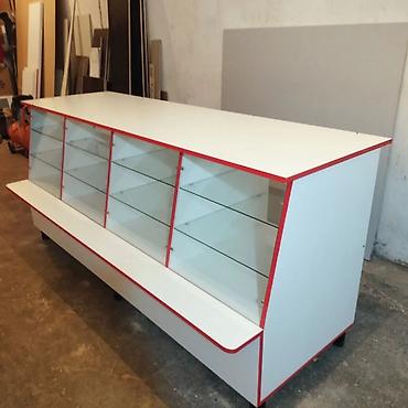 Кассовый стол в наличии витрина at lalafo.kg Кассовый стол в наличии витрина