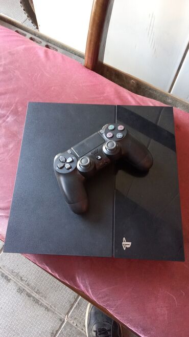 ps3 alıram: PlayStation 4 hec bir problemi yoxdu PlayStation 3 nen barder slim ve