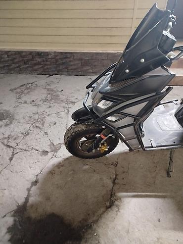 Скутеры: Скутер/мопед 50–150 см³ (бензиновый) - Комплектация: передний и — 1