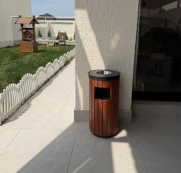 Açıq hava üçün dekorativ zibil qutusu - Material: taxta lamellərlə