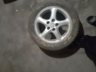 шины на спецтехнику бишкек: Дөңгөлөктөр монтажда 215 / 55 / R 16, Кыш, Колдонулган, Комплект, Жеңил унаалар, тешиктери - 5