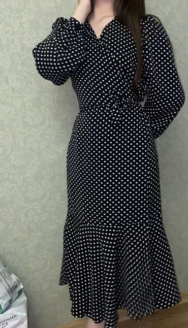 женское платье с воланом: Повседневное платье, Миди, M (EU 38)