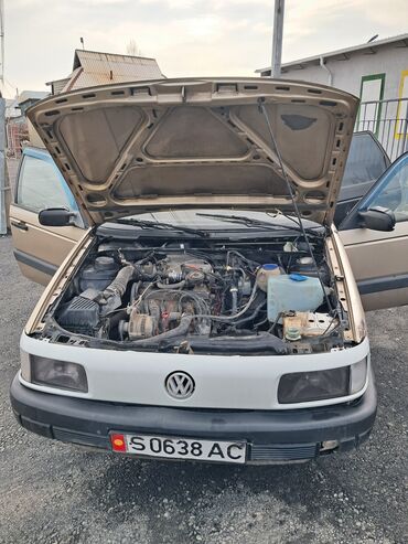 Volkswagen: Volkswagen Passat: 1990 г., 1.8 л, Механика, Бензин, Универсал — 18