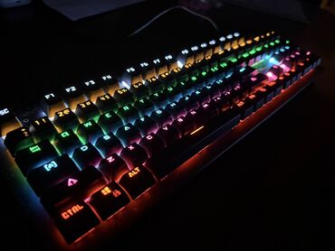 Klaviaturalar: Klaviatura rgb, Yaxşı vəziyyətdə, mavi svitсiler