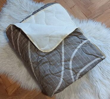 Posteljina: 💜Štep deke-140*200 💜Materijal-pamučno platno,frotir 💜Cena-1800 din — 12