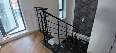 Pilləkən məhəccərləri: Şəkillərdə müxtəlif layihələr və tərtibat nümunələri göstərilib — 3