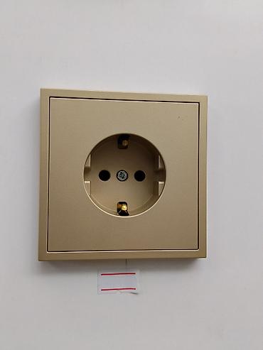 champ: Розетка электрическая с заземлением, скрытая установка, цвет — — 1