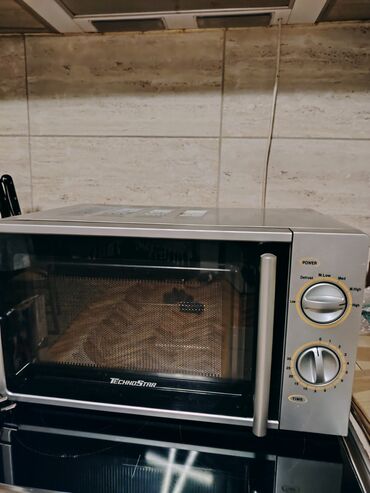 Stolovi: Prodajem mikrotalasnu 5000 Mini pekaricu (ne onu sto mesi hleb nego na lalafo.rs — 1 Stolovi: Prodajem mikrotalasnu 5000 Mini pekaricu (ne onu sto mesi hleb nego — 1