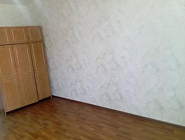 мкр улан2: Светлая комната с выходом на застеклённый балкон. Просторное помещение — 3