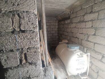 Həyət evləri və villaların satışı: 4 otaqlı, 195 kv. m, Kredit var, Orta təmir — 27