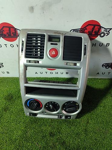 Центральная консоль Hyundai Getz I, 2008 г. - Панель с верхними