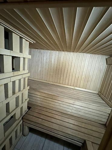 Продажа коттеджей и домов: Продается шикарный дом в ж/м Киргизия-1! (500 метров от проспекта — 20